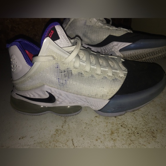 Nike LeBron XIX 19 Low Black Toe White Sneakers Shoes DH1270-100 Men's Size 8.5 - Picture 4 of 7